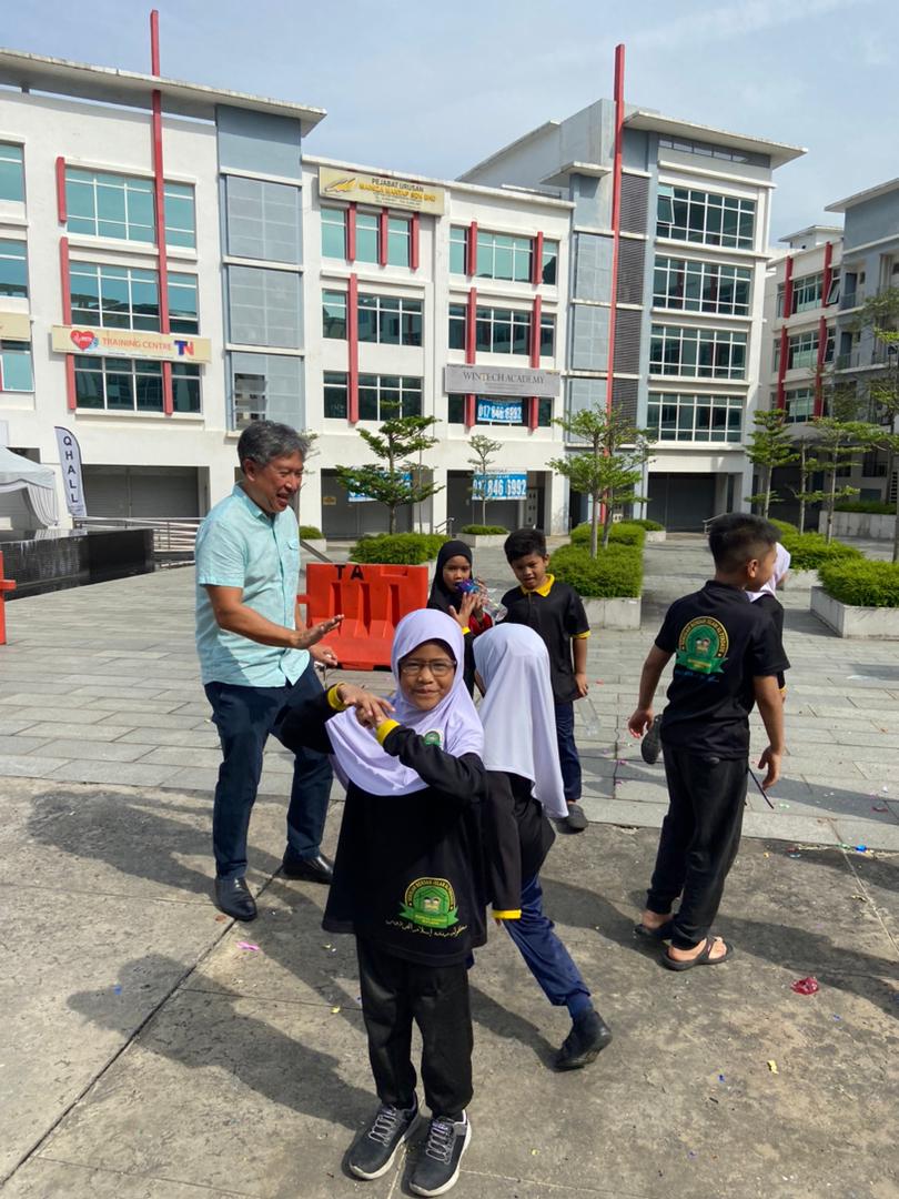 Launching New Rocket "Climb & Slide" Playset at Block D Piazza - Image 5
