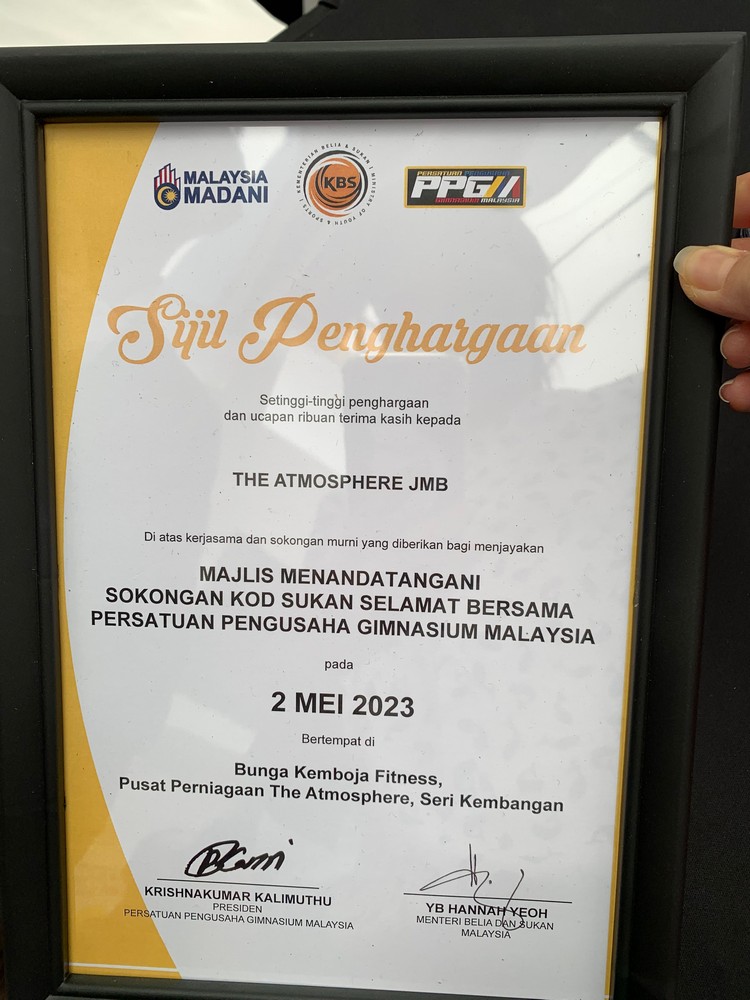 Majlis Manandatangani Sokongan Kod Sukan Selamat - Image 5