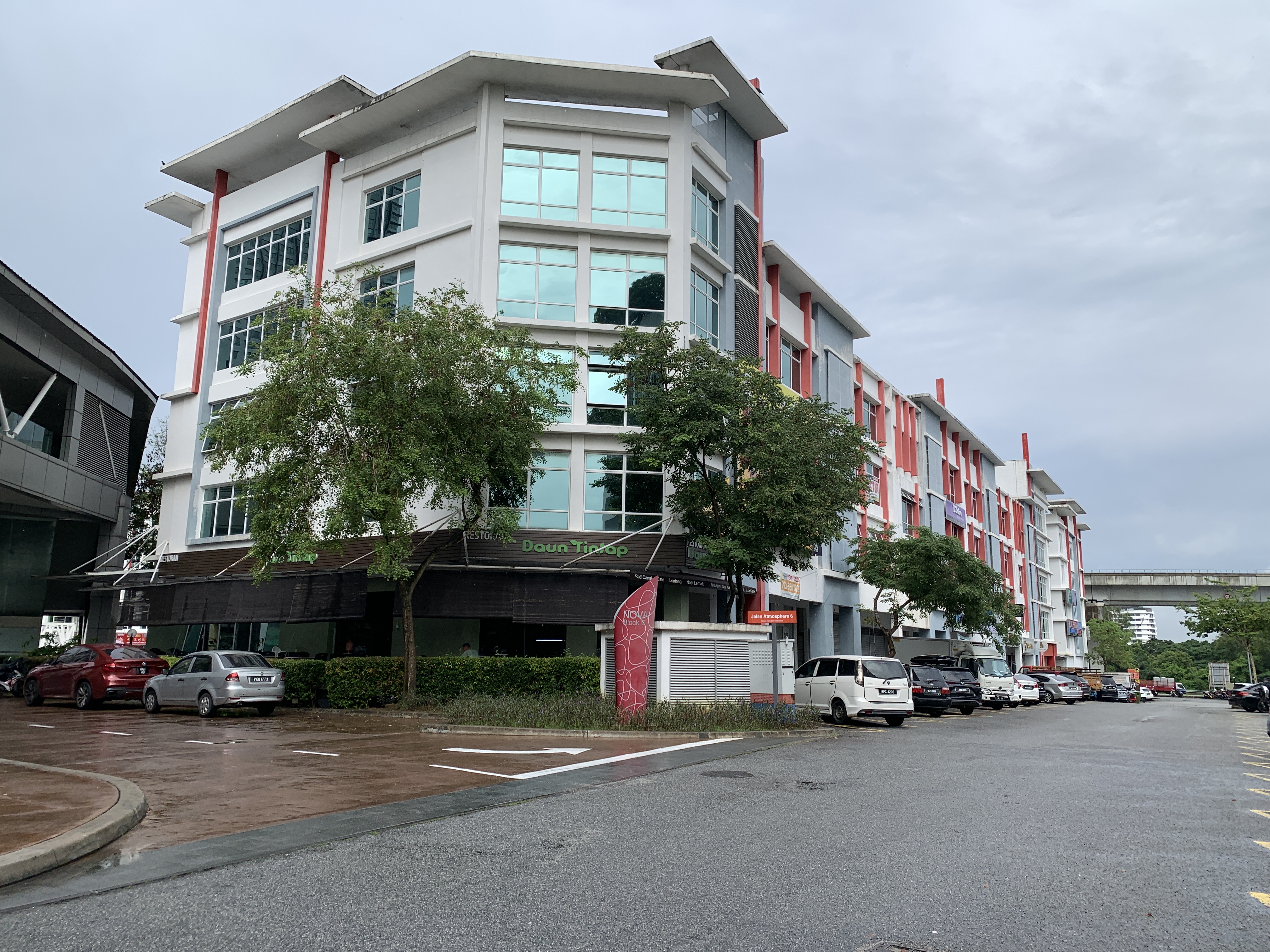 D-43 Corner with Lift Facility - Image 8