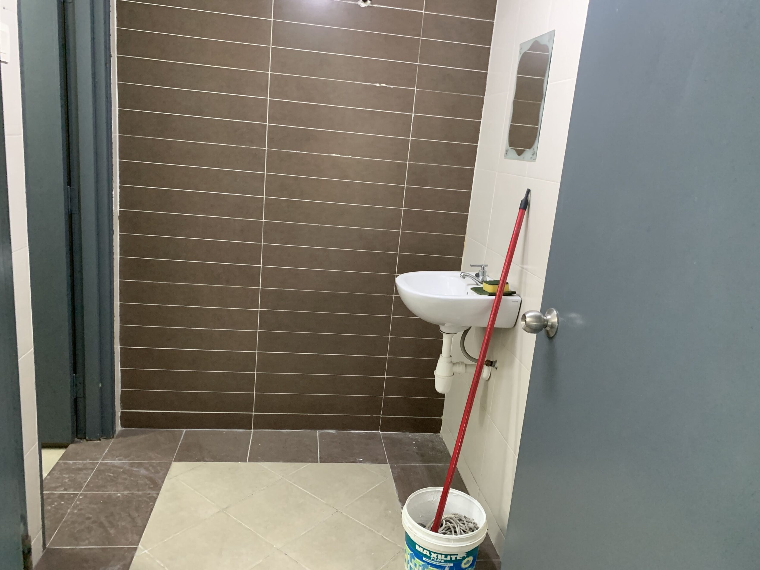 C-33A Fourth Floor - Image 14