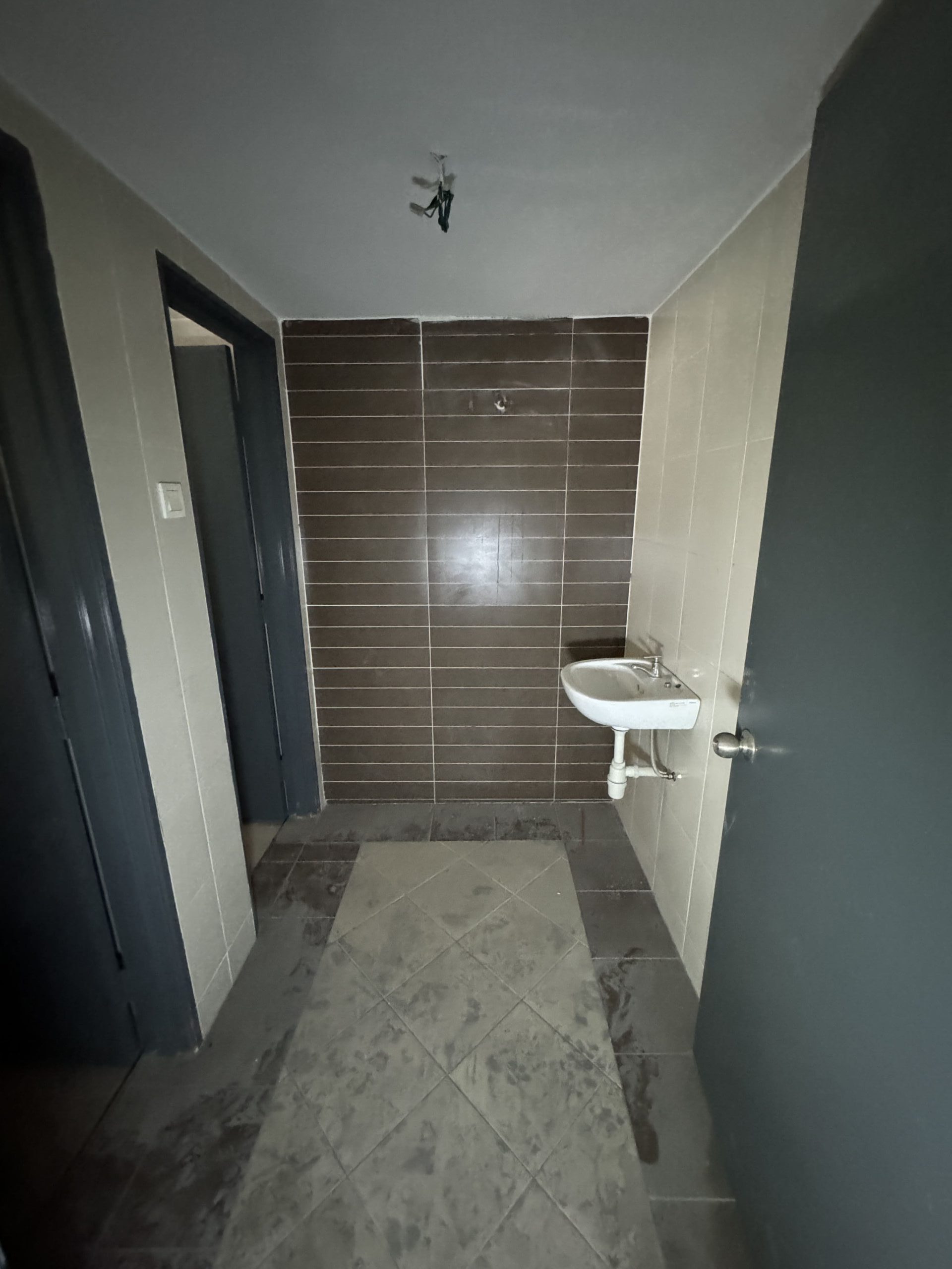 C-33A Third Floor - Image 13