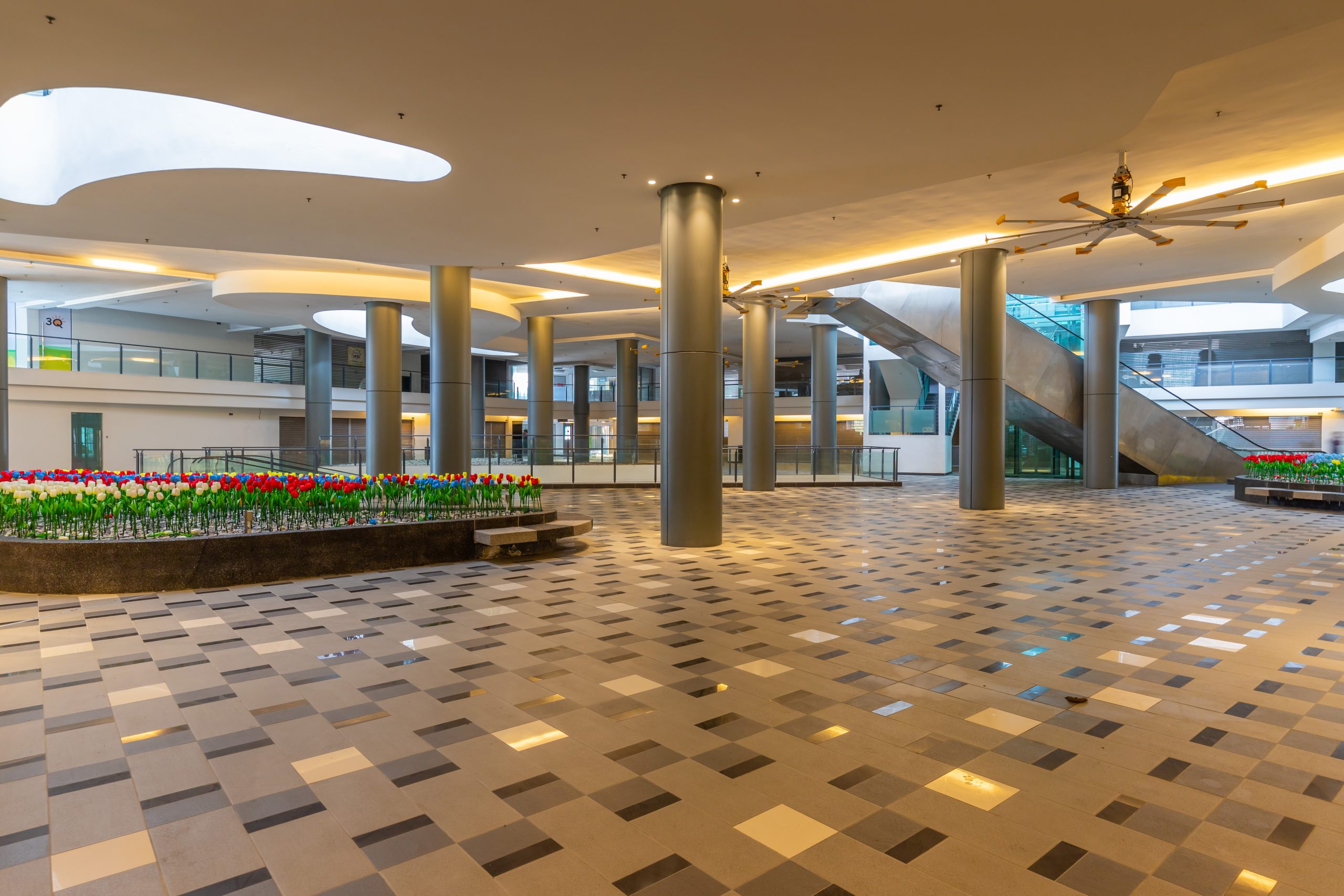 Block E Courtyard - Image 6