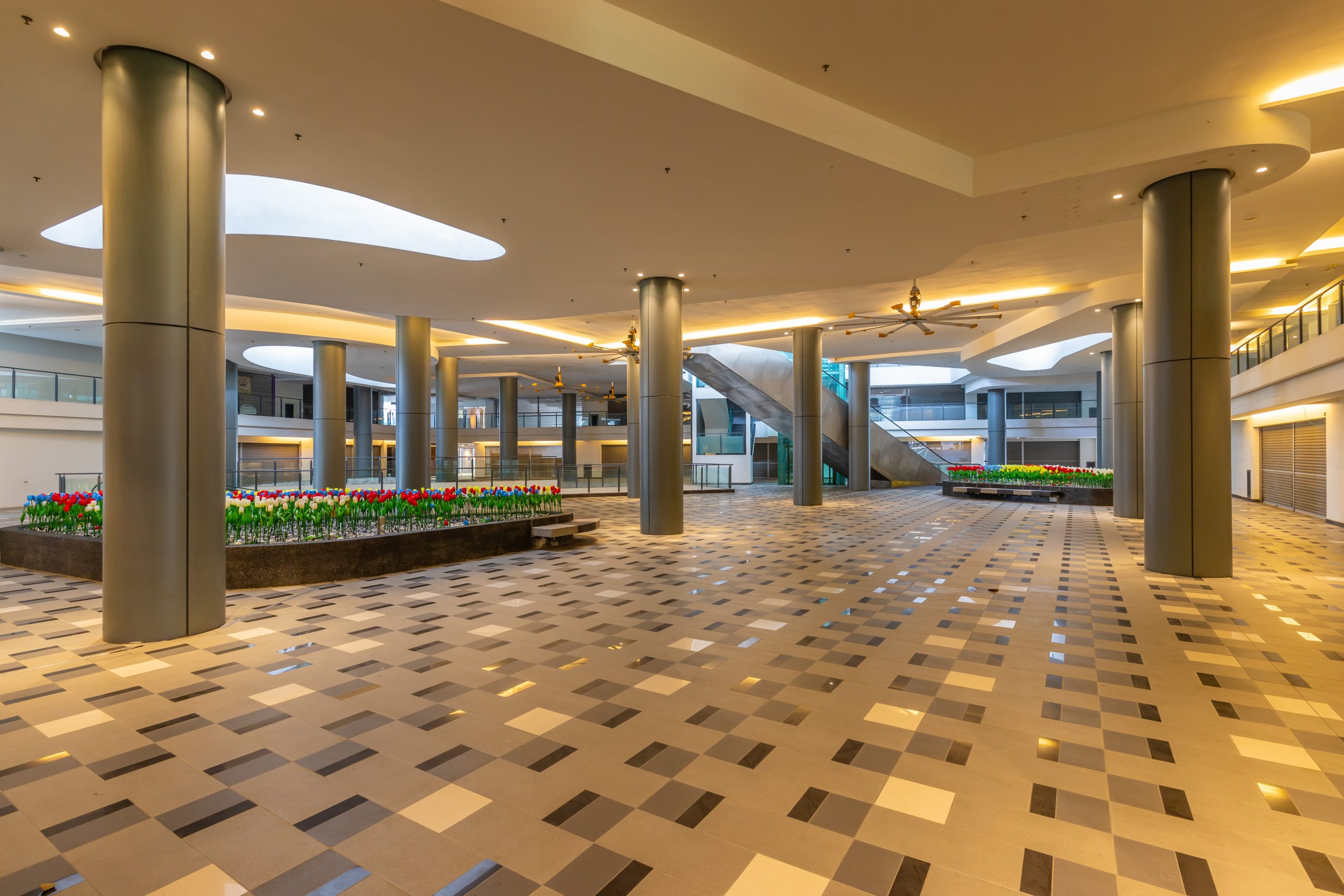 Block E Courtyard - Image 5