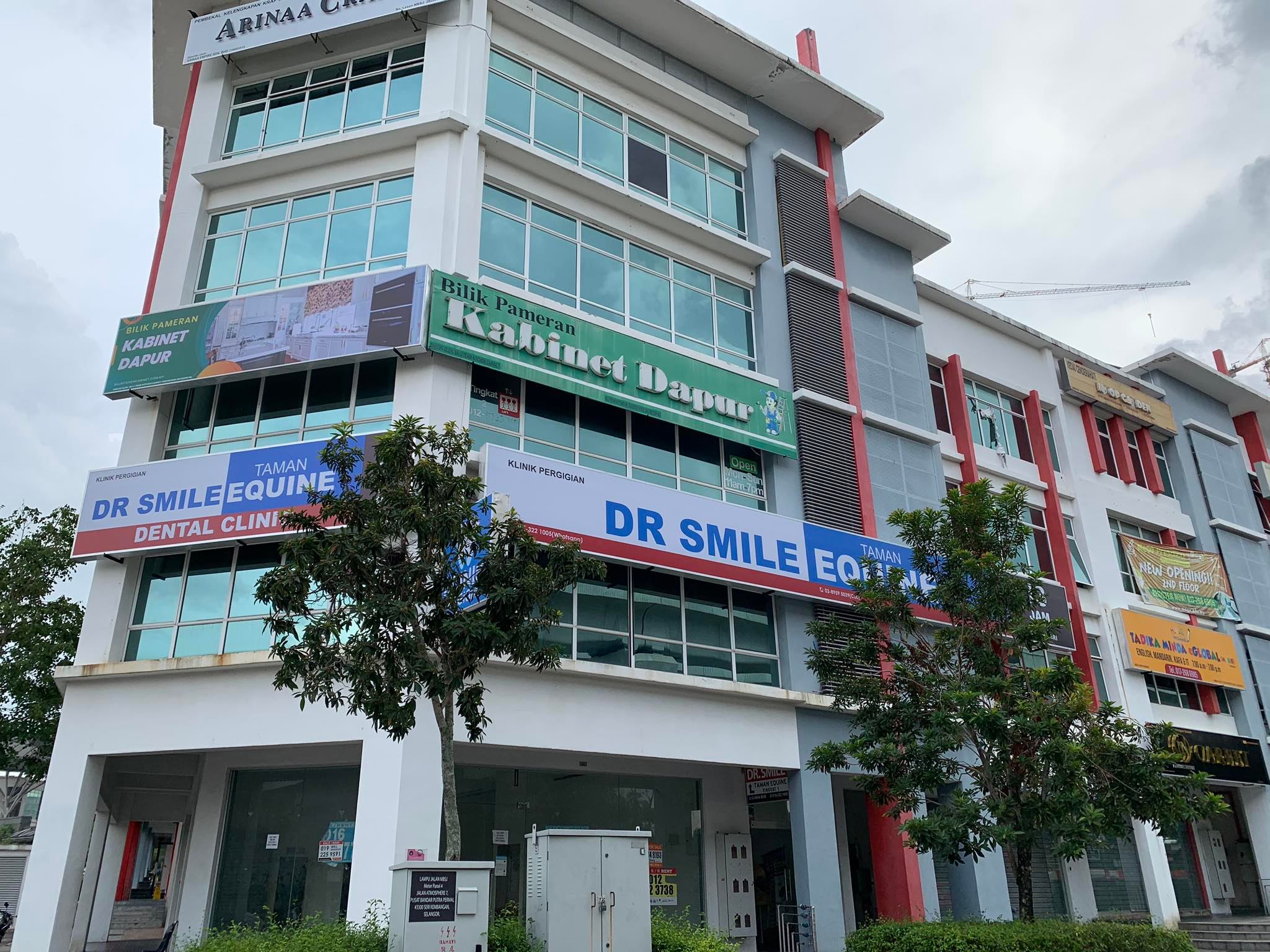 Klinik Pergigian Dr. Smile Taman Equine - Image 2